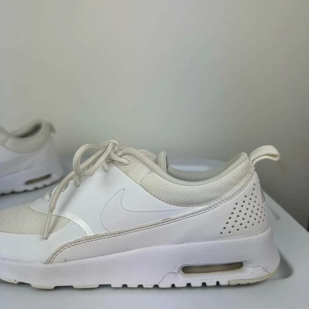 Nike Air Max Thea White Athletic Shoes Sneakers Sz 8